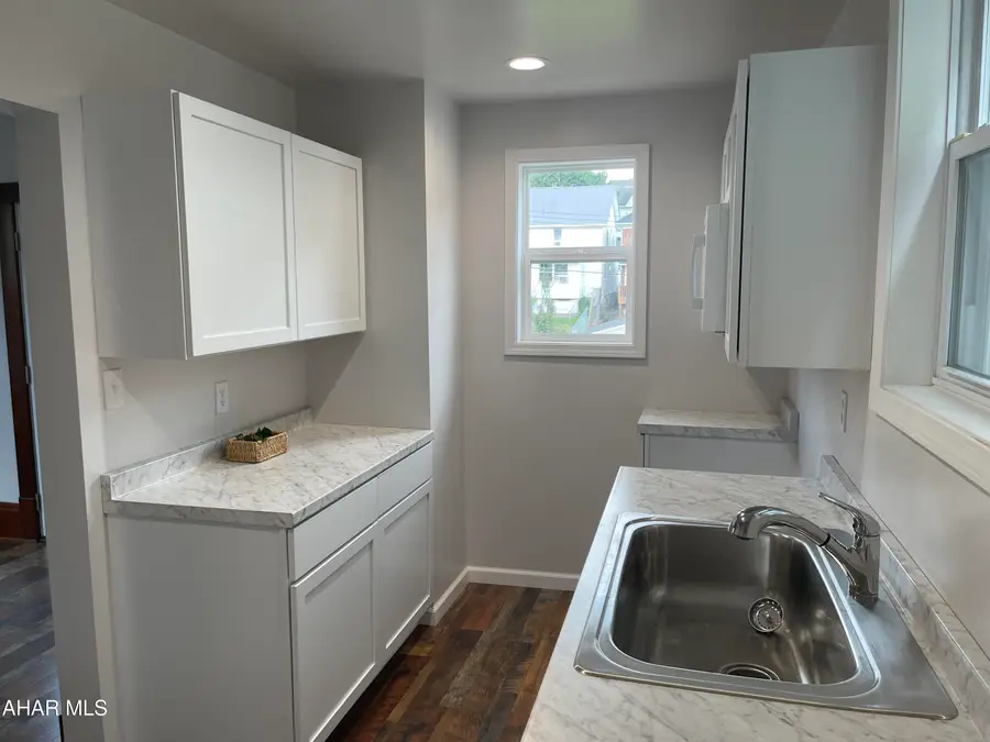 1511 20th Avenue, Altoona, PA 16601 - #3