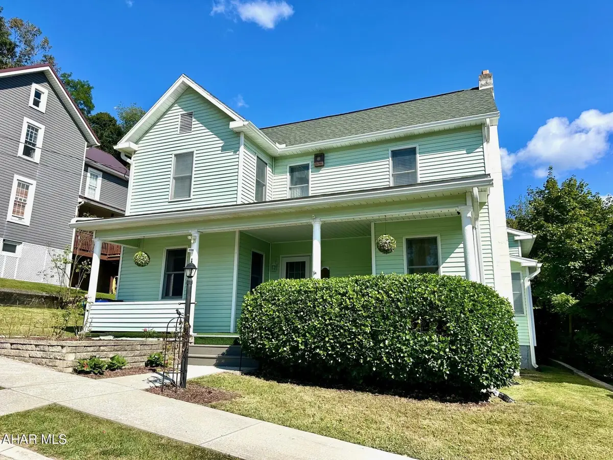 25 W 2nd Street, Everett, PA 15537 - #1