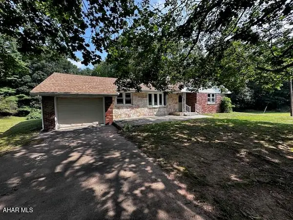 1217 Barton Road, Breezewood, PA 15533