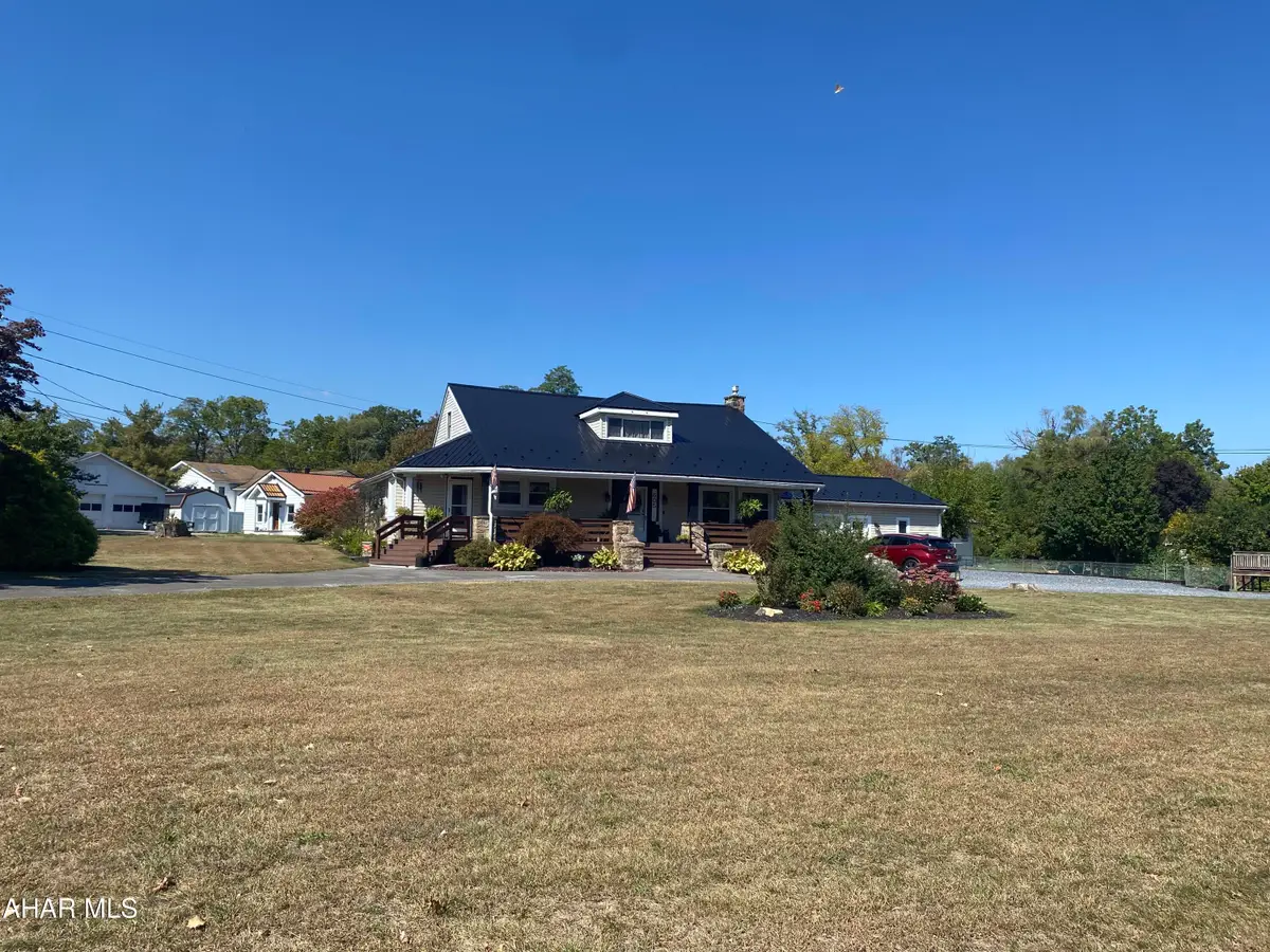 605 13th Street, Duncansville, PA 16635 - #1