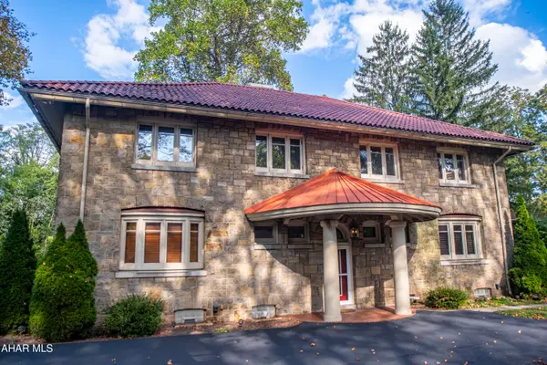 3405 Crescent Road, Altoona, PA 16602