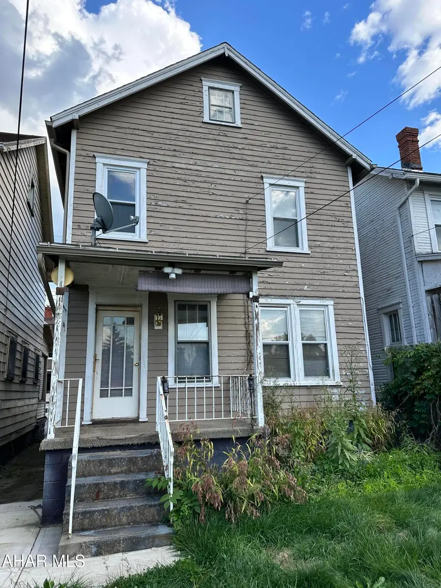 118 E Bell Avenue, Altoona, PA 16602 - #2