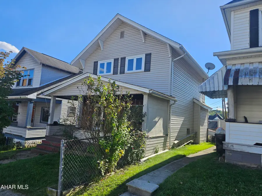 1107 N 3rd Street, Altoona, PA 16601 - #2