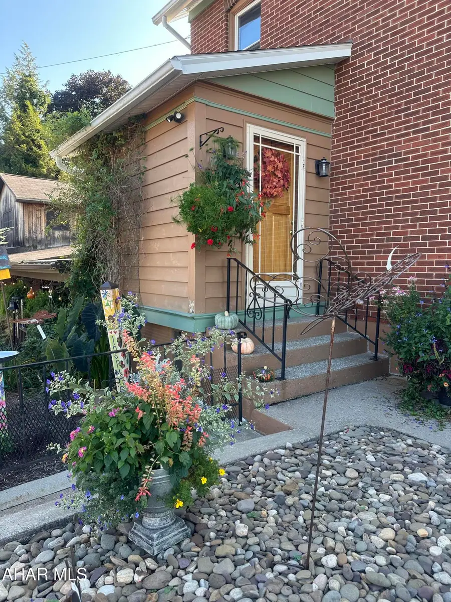 173 S Montgomery Street, Hollidaysburg, PA 16648 - #3