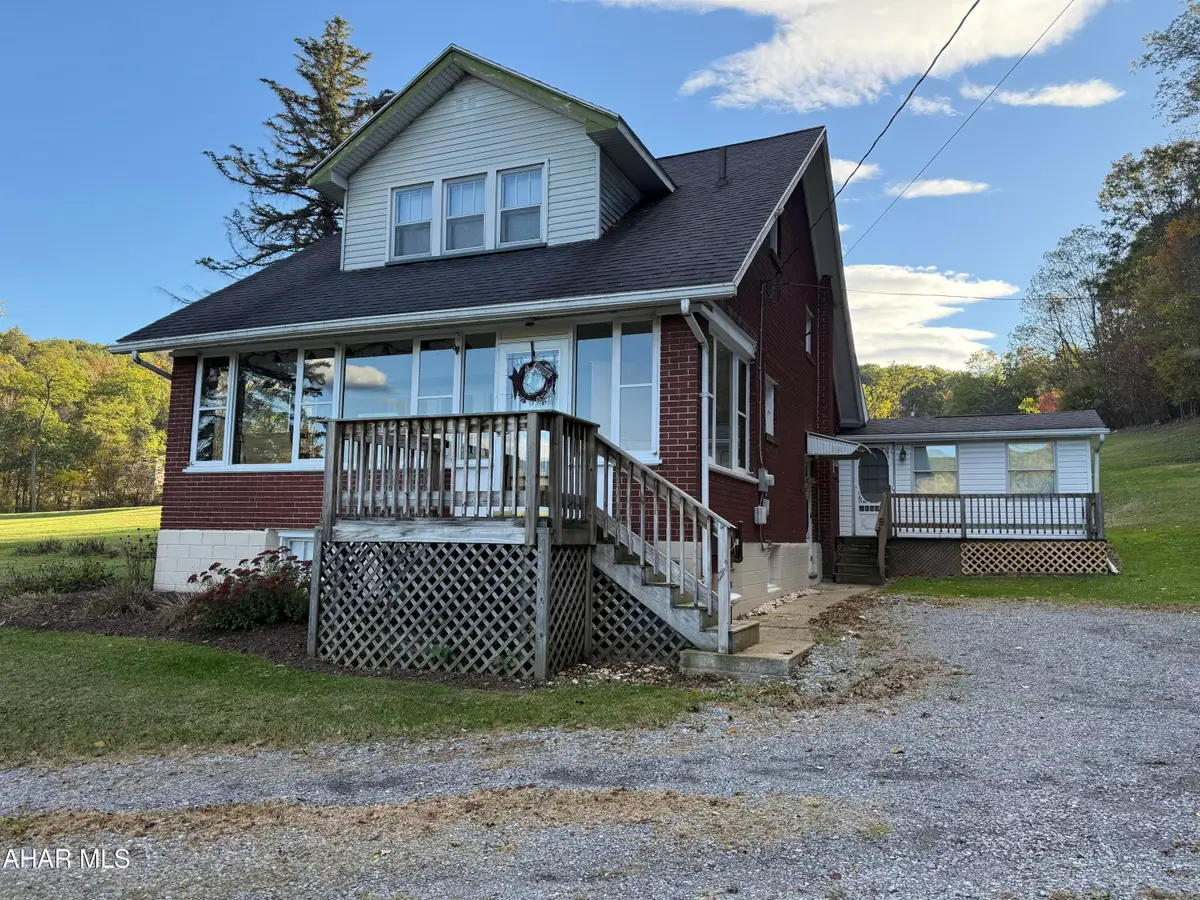 142 Cashman Road, Altoona, PA 16601 - #1