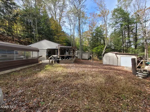 102 S Locust Lane, Flinton, PA 16640