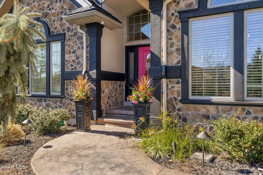 185 S Park Lane, Hollidaysburg, PA 16648 - #2