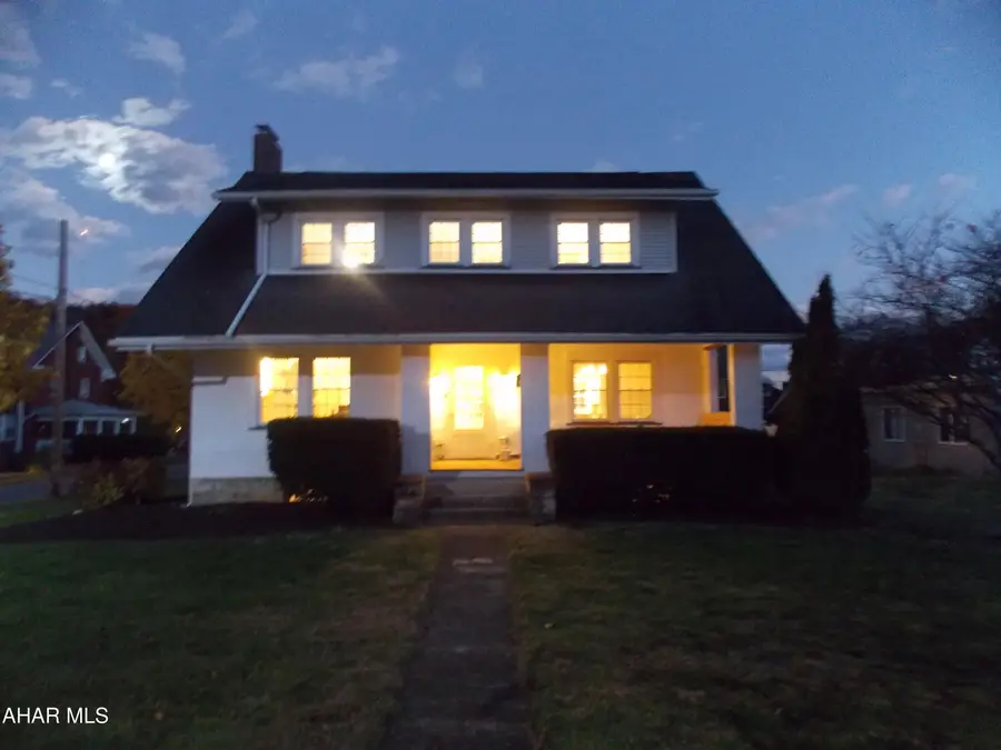 2901 4th Avenue, Altoona, PA 16602 - #2