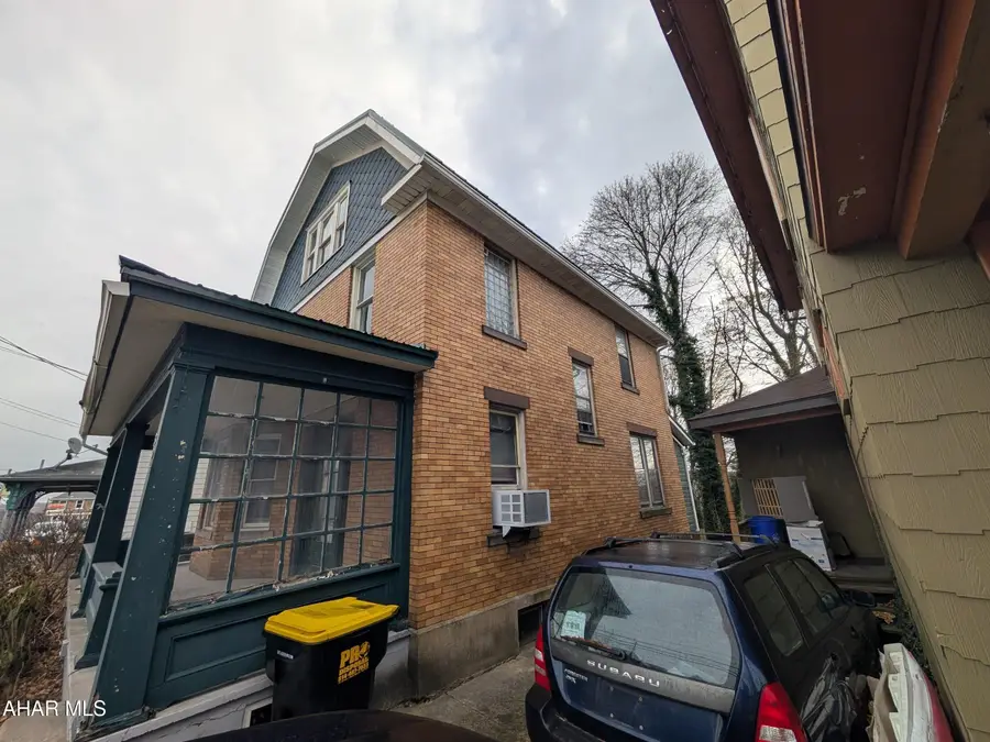 304 E High Street, Ebensburg, PA 15931 - #3