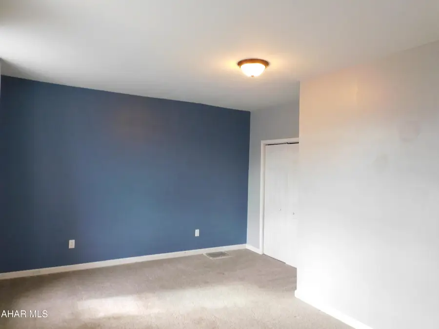 209 Mulberry Street, Hollidaysburg, PA 16648 - #3