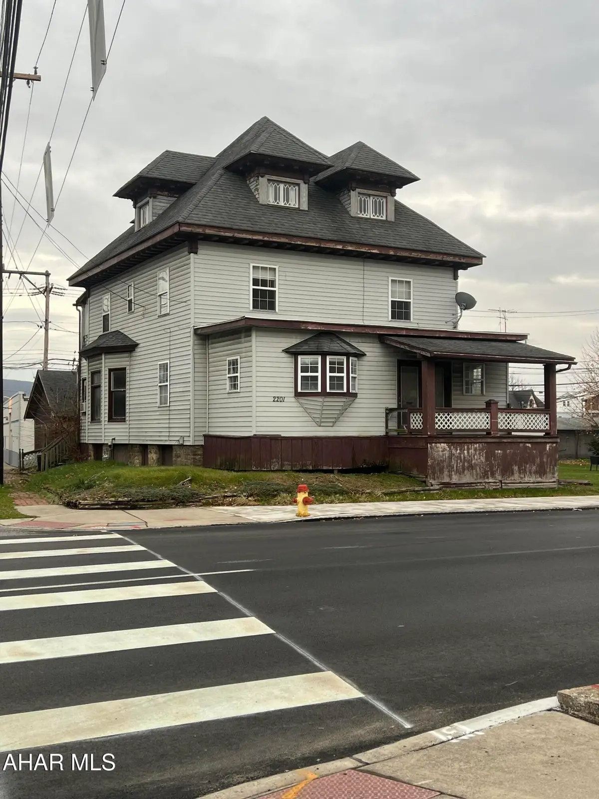 2201 Broad Avenue, Altoona, PA 16602 - #1