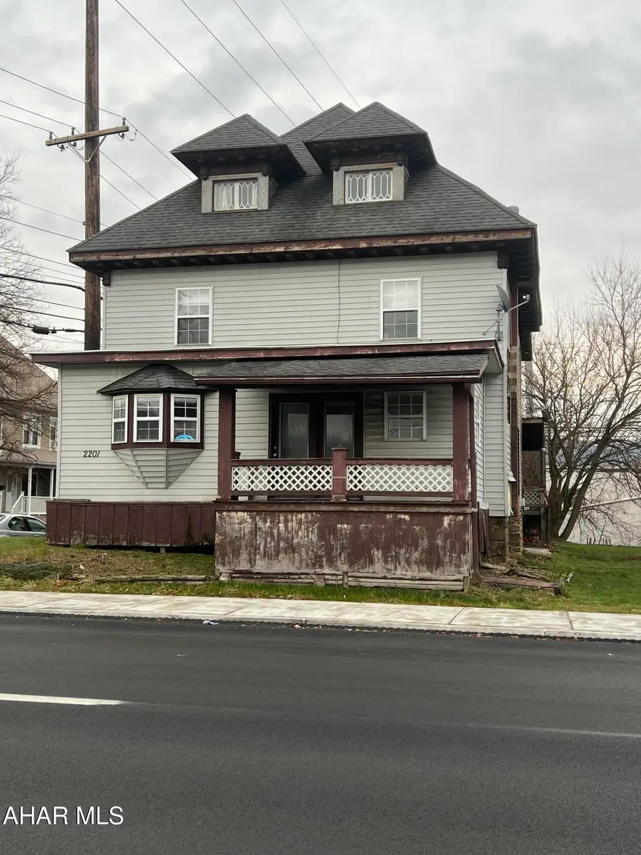 2201 Broad Avenue, Altoona, PA 16602 - #2