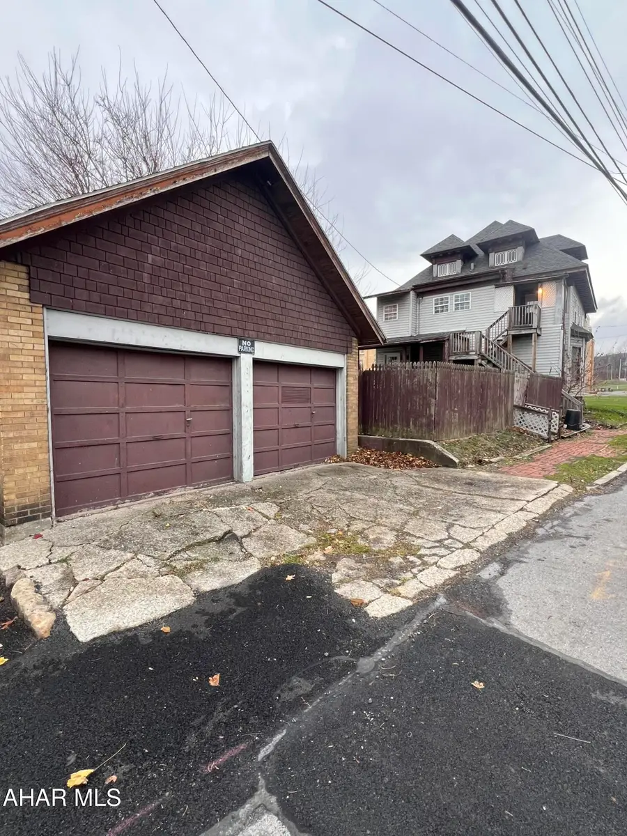 2201 Broad Avenue, Altoona, PA 16602 - #3