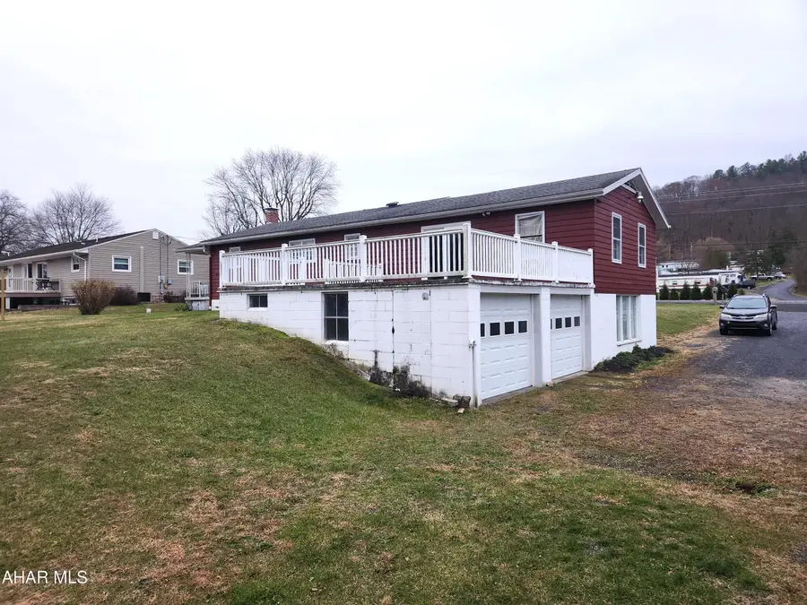 736 Quaker Valley Road, New Paris, PA 15554 - #2
