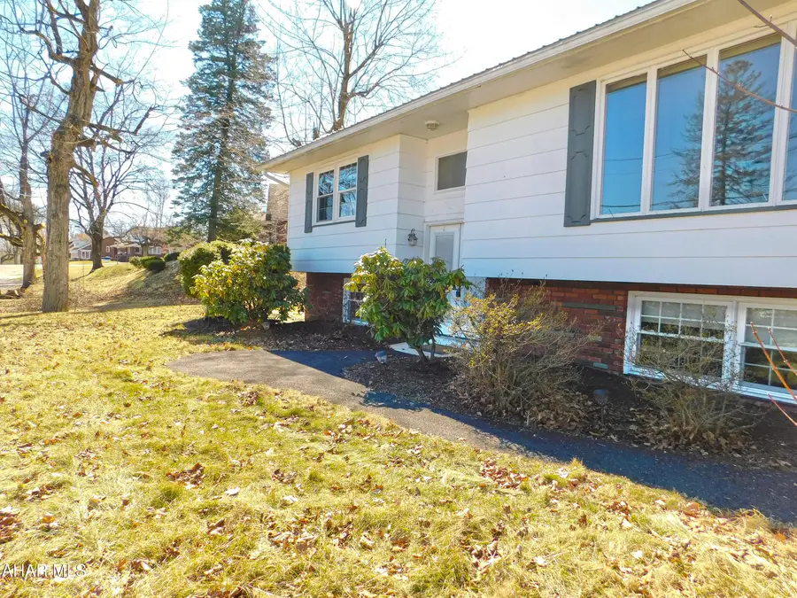 300 Wordsworth Avenue, Altoona, PA 16602 - #2