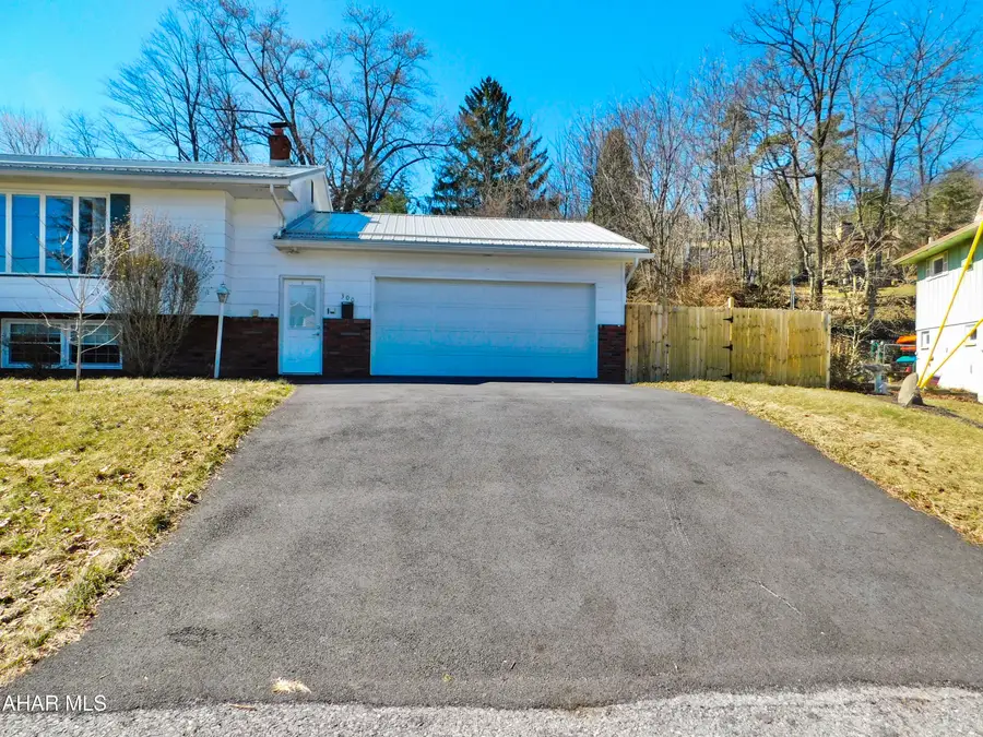 300 Wordsworth Avenue, Altoona, PA 16602 - #3