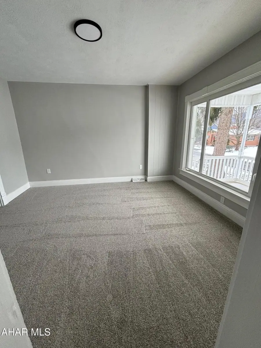412 E Logan Avenue, Altoona, PA 16602 - #2