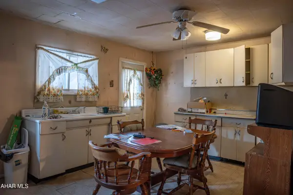 122 5th Avenue, Altoona, PA 16602