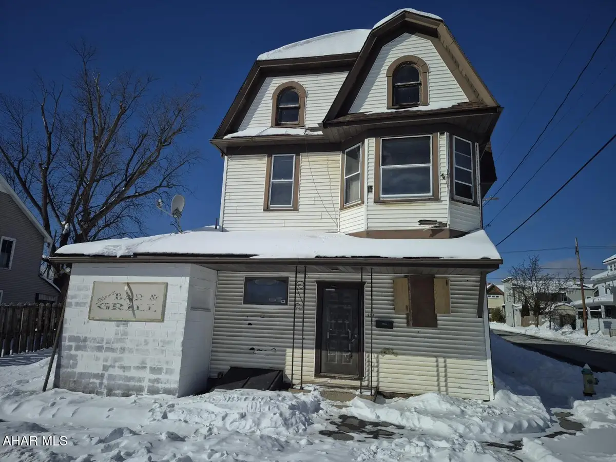 329 N 5th Avenue, Altoona, PA 16601 - #1