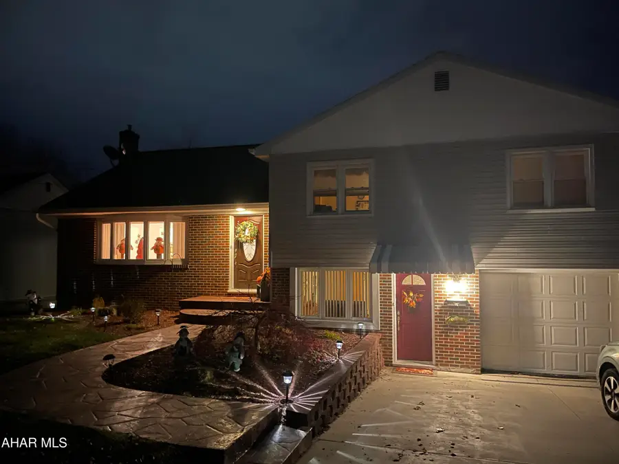 305 Morningside Avenue, Altoona, PA 16602 - #2