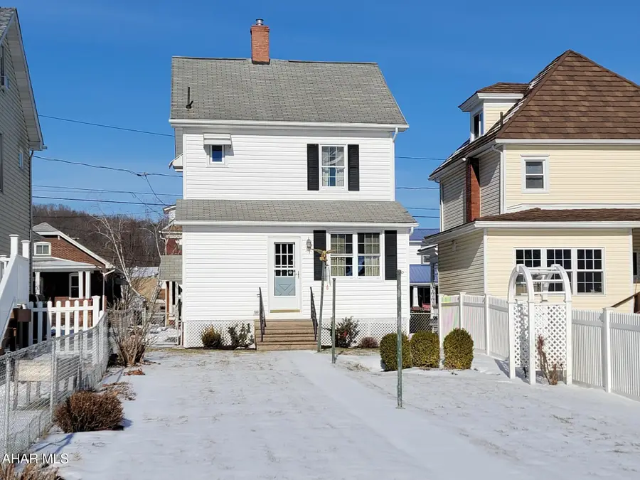 631 W 16th Street, Tyrone, PA 16686 - #2