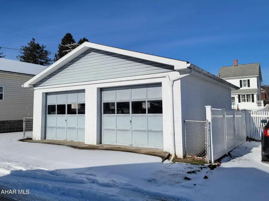 631 W 16th Street, Tyrone, PA 16686 - #3