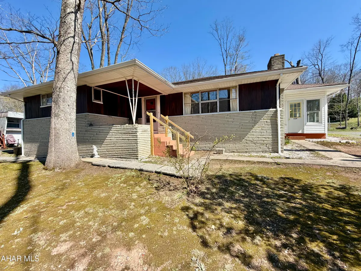 624 Raystown Road, Everett, PA 15537 - #1