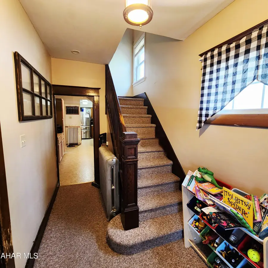 420 E Grant Avenue, Altoona, PA 16602 - #3