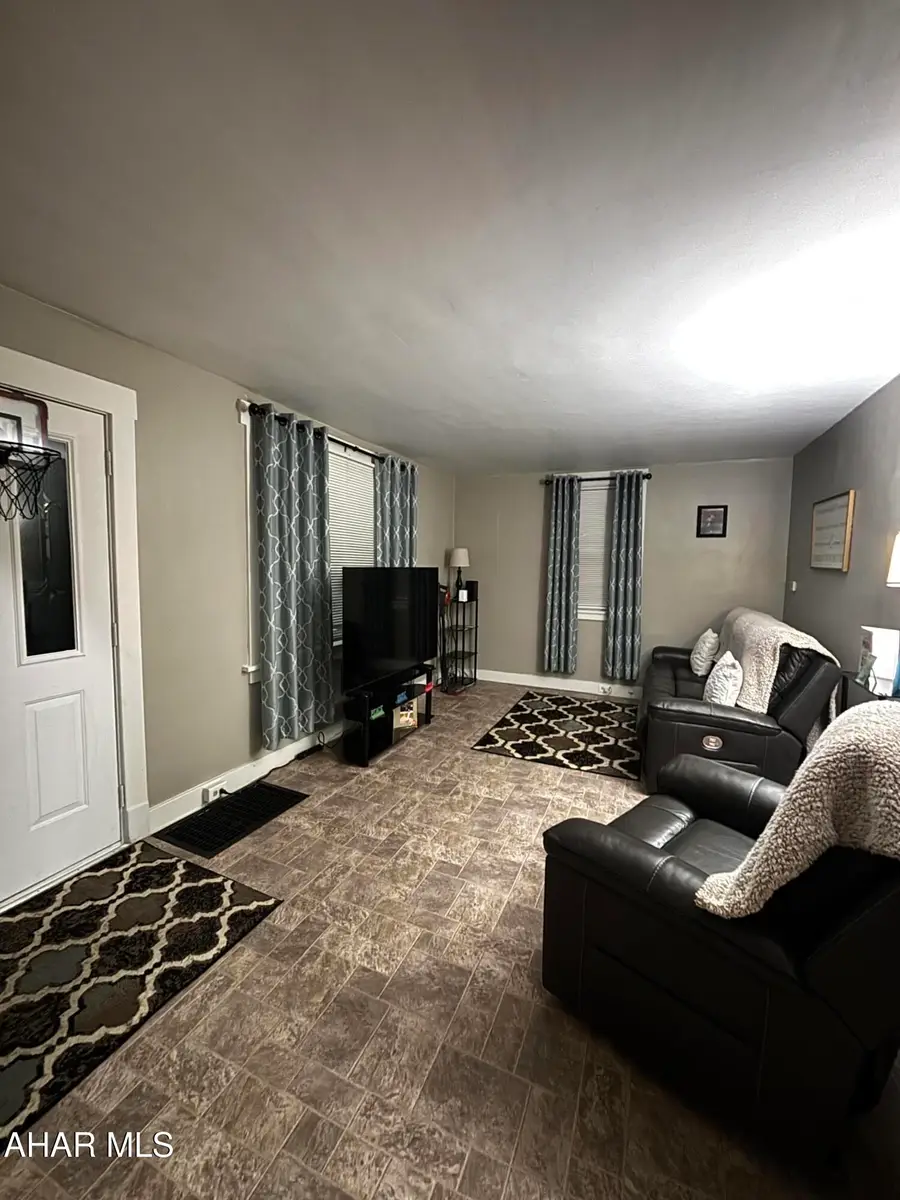 3119 W Chestnut Avenue, Altoona, PA 16601 - #2