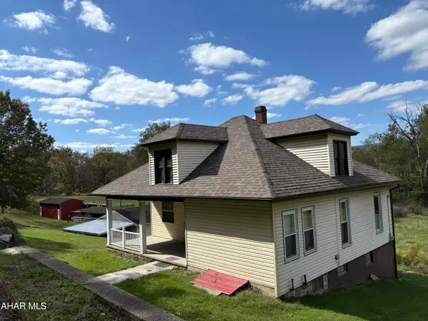 703 Dunnings Creek Road, New Paris, PA 15554