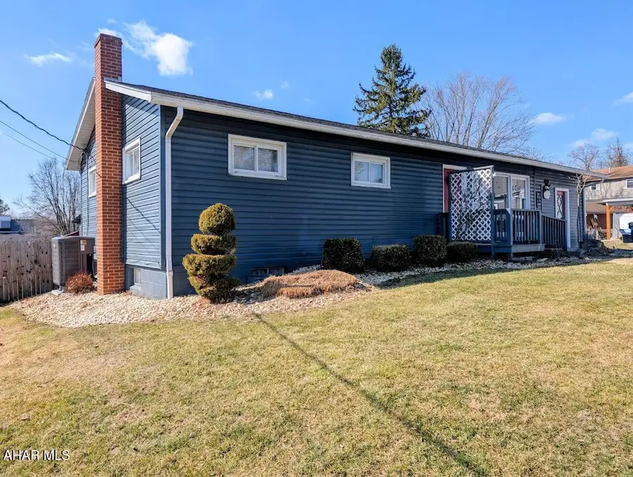 617 W Penn Street, Bedford, PA 15522 - #2