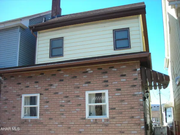 808 1st Avenue, Altoona, PA 16602