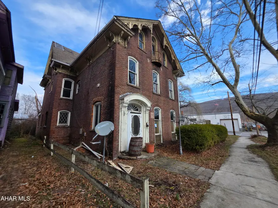 306 W 15th Street, Tyrone, PA 16686 - #2