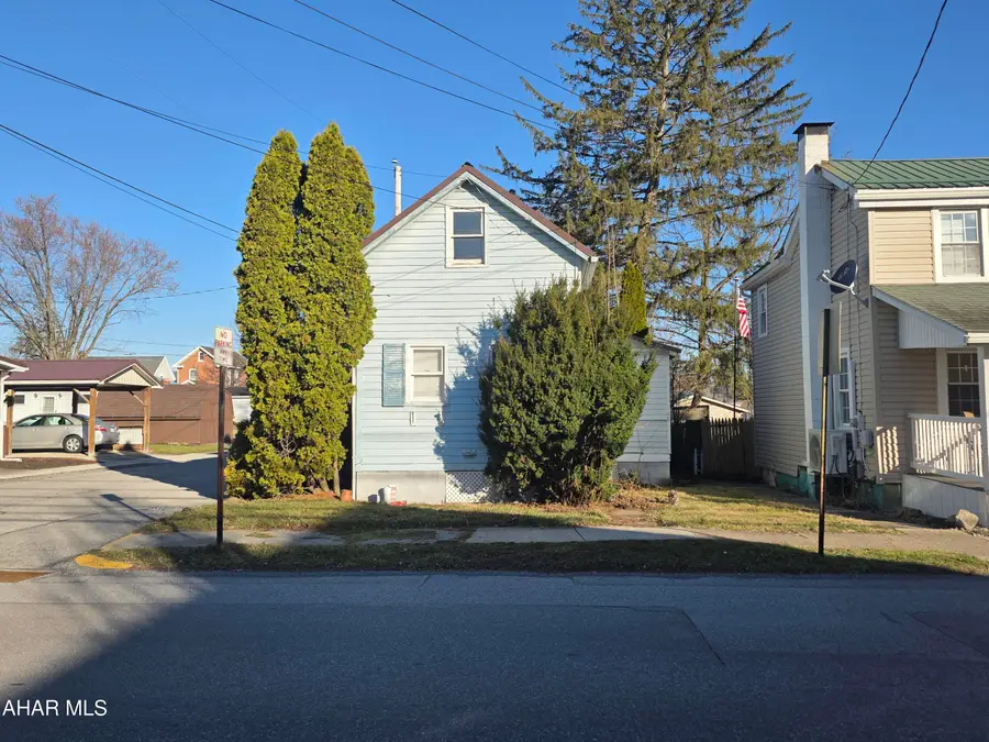 401 Garber Street, Hollidaysburg, PA 16648 - #2