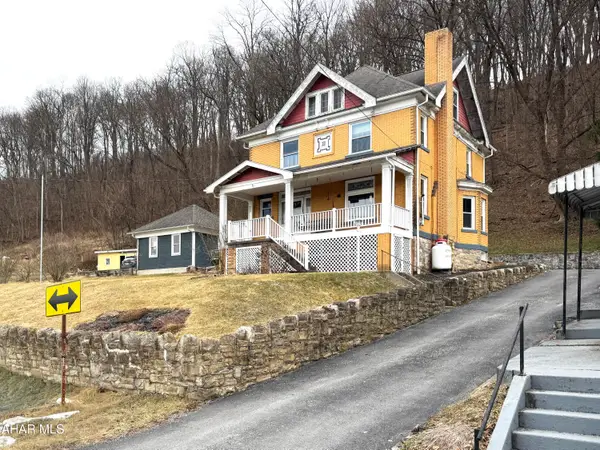 99 Locust Street, Williamsburg, PA 16693