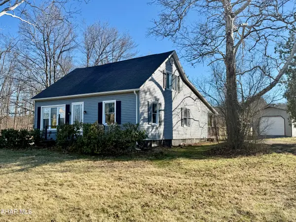 577 Quaker Valley Road, New Paris, PA 15554