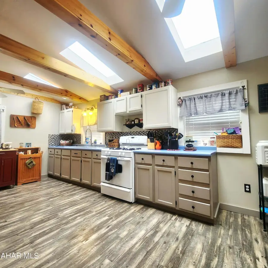 1506 W Logan Street, Bellwood, PA 16617 - #3