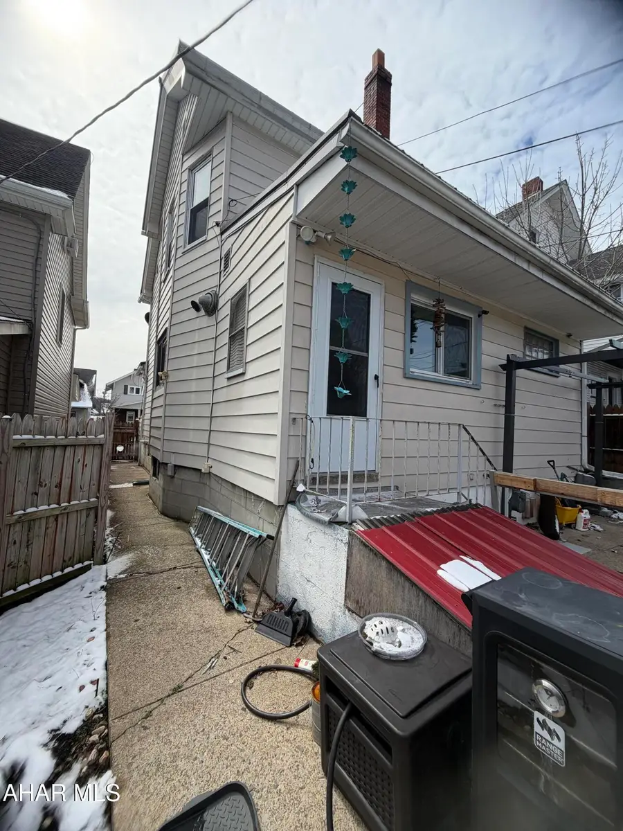 1106 N 3rd Street, Altoona, PA 16601 - #3