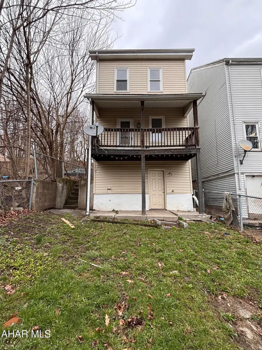 1477 Washington Avenue, Altoona, PA 16601 - #2