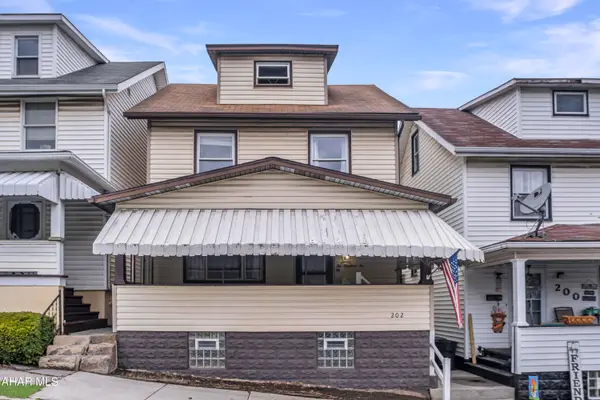 202 Bell Avenue, Altoona, PA 16602