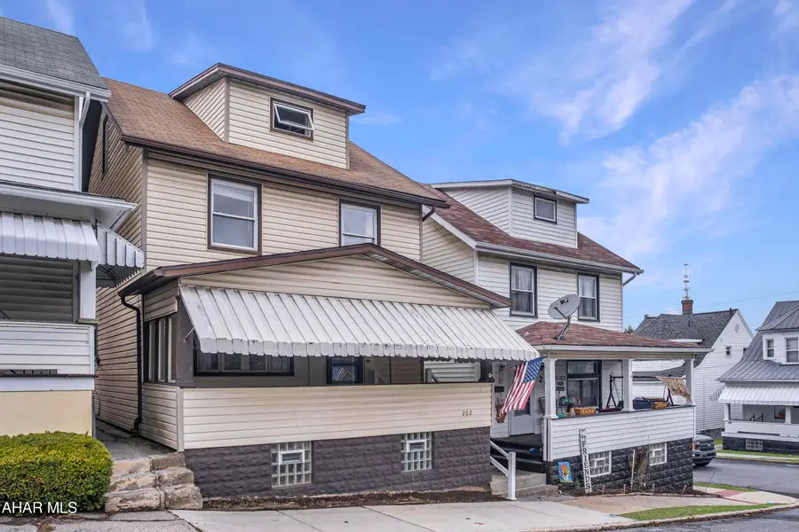 202 Bell Avenue, Altoona, PA 16602 - #2
