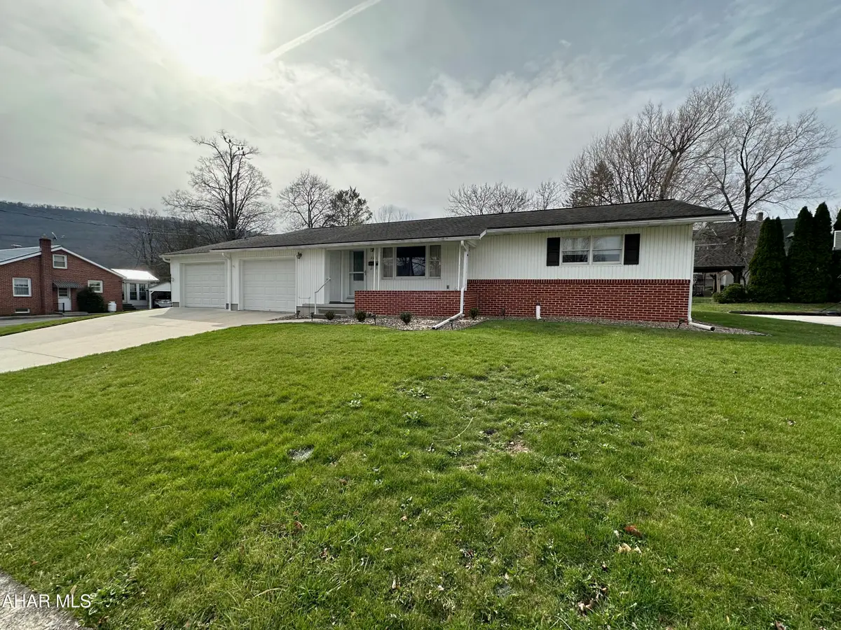 220 E Simpson Street, Bedford, PA 15522 - #1