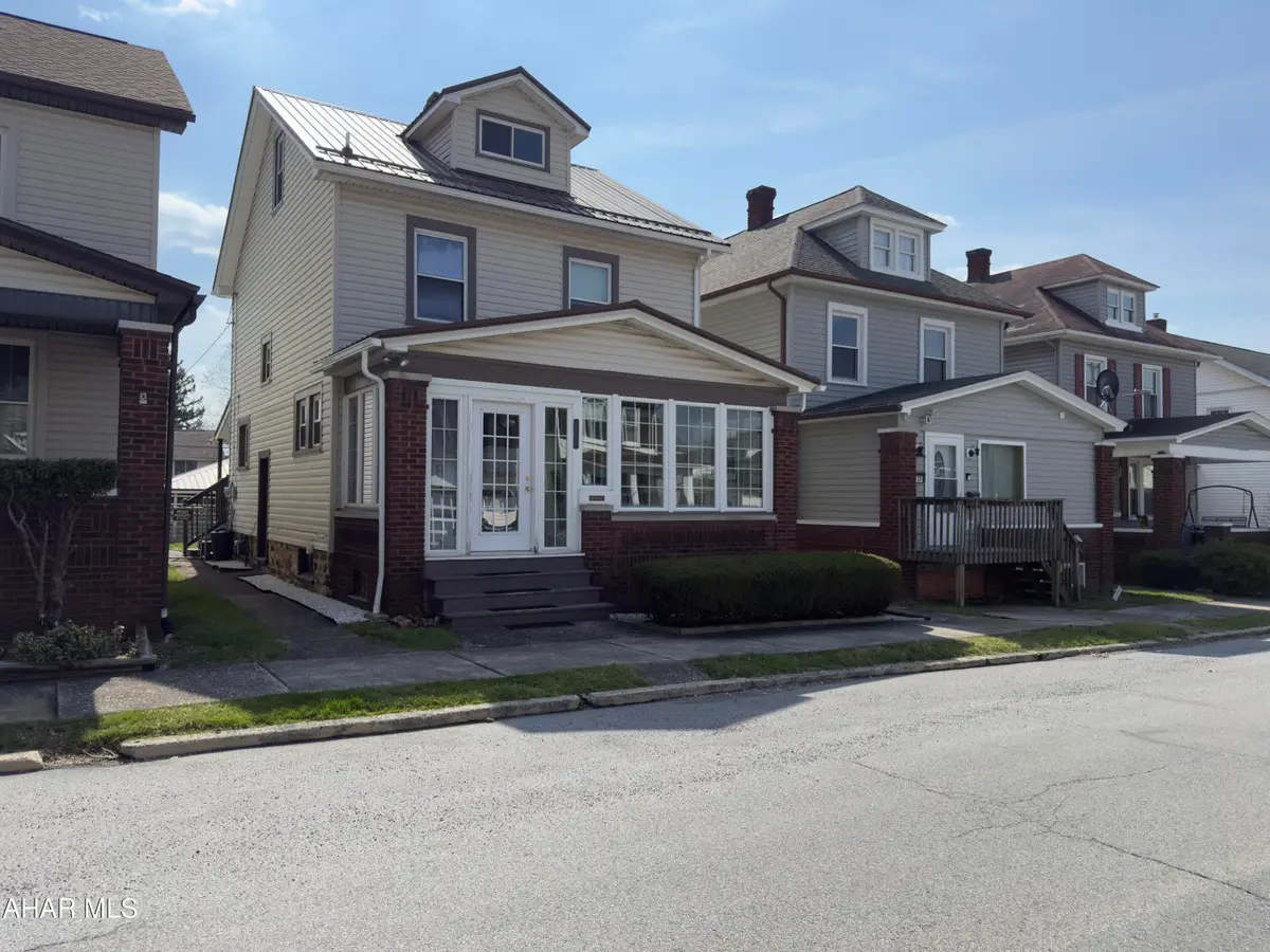 2627 Oak Avenue, Altoona, PA 16601 - #1