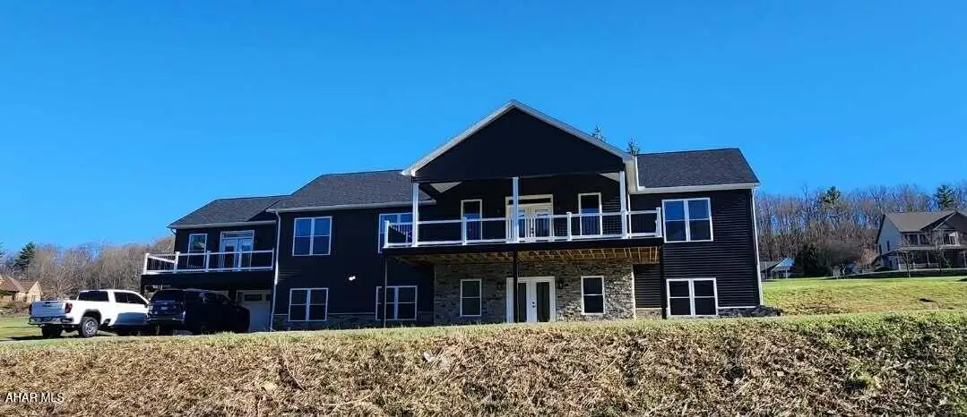 304 Clearview Drive, Hollidaysburg, PA 16648 - #1