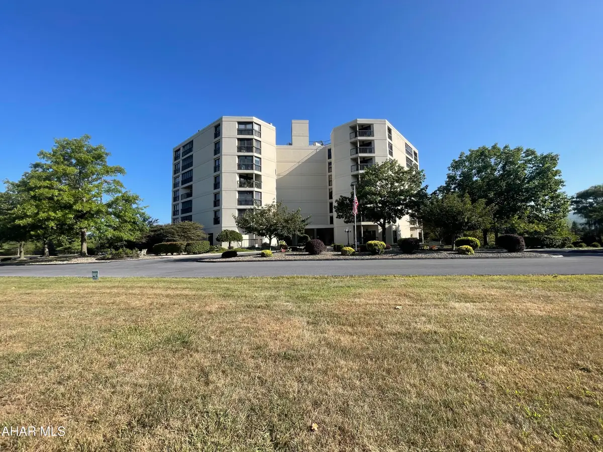 415 Parkview Lane, Altoona, PA 16601 - #1