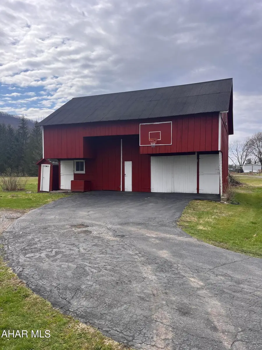 2022 Everett Road, East Freedom, PA 16637 - #3