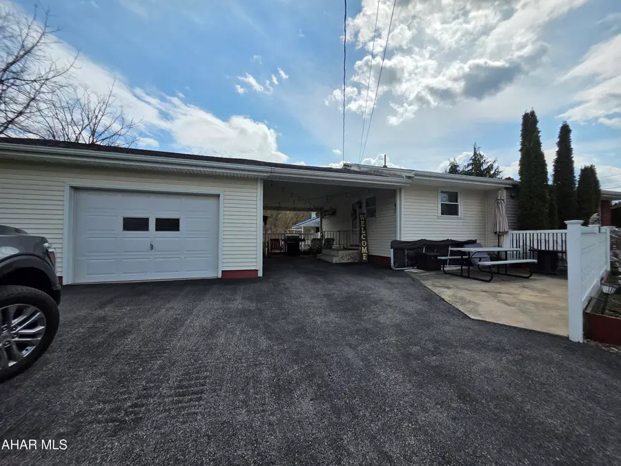 5743 Maryland Avenue, Altoona, PA 16602 - #3