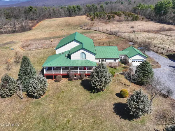 318 Tannery Road, Breezewood, PA 15533