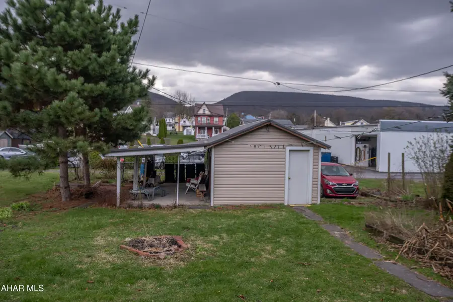 305 E Logan Avenue, Altoona, PA 16602 - #3