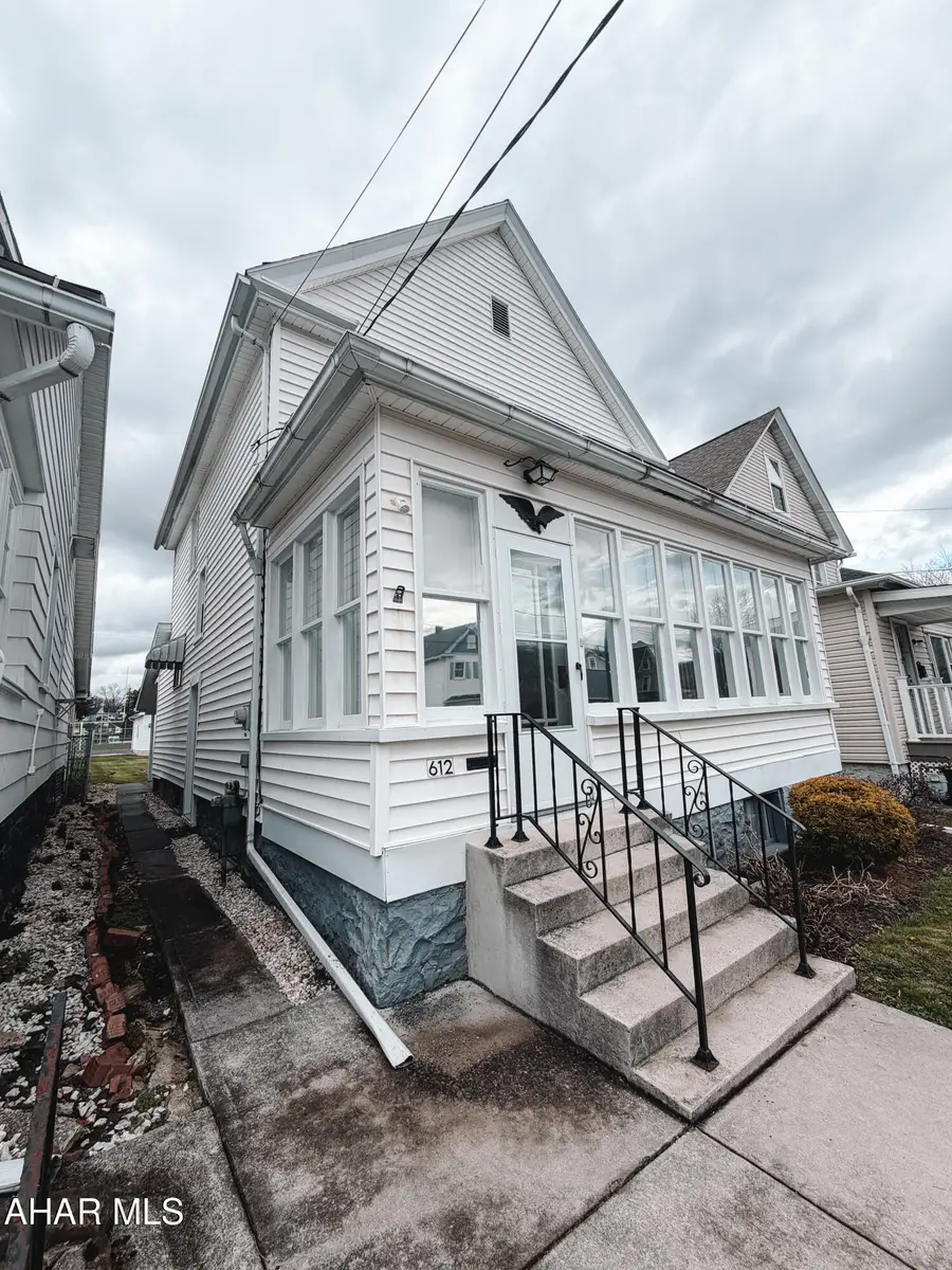 612 W 16th Street, Tyrone, PA 16686 - #2